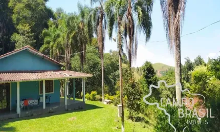 Linda chácara bem localizada! com casa boa, pomar e área de lazer!