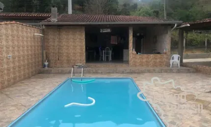 Oportunidade! Chácara 5 minutos do centro de Monteiro Lobato.