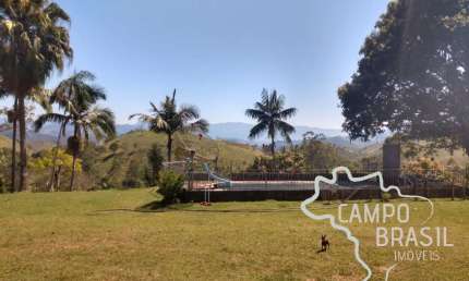 Lindo sítio completo e formado! Com piscina  e casa boa!!!