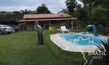 ÓTIMA CHÁCARA DE 14.000M² COM LAGO E NASCENTE DE FÁCIL ACESSO EM PARAIBUNA !