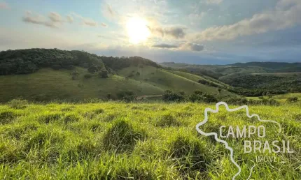 Área rural 3,5 alqueires á 2km do asfalto  com pasto formado e nascente  em jambeiro !