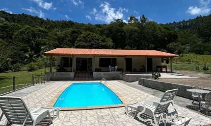 Chácara / sítio com 4 quartos à venda na Estrada Principal, Zona Rural, Salesópolis