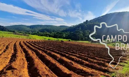 Sítio de dupla aptidão com 9 alqueires  100% tratorável em jambeiro! com muita água!!!