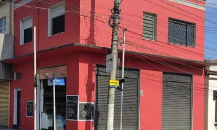 CA00032 - CASA COM POTENCIAL PARA COMÉRCIO NO CENTRO, EM SÃO ROQUE - SP