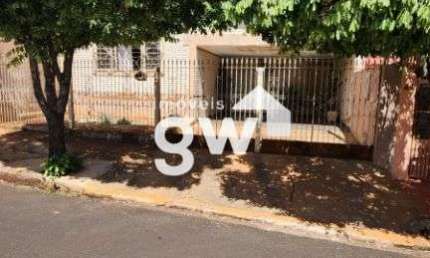 Casa com 3 quartos à venda na Rua Luiz Pedro, 54, Jardim Alexandre Balbo, Sertãozinho, 191 m2 por R$ 435.000