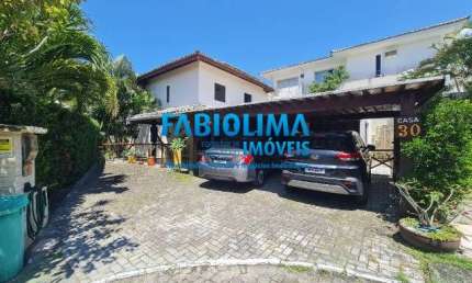 Casa a venda em condomínio na Av. Priscila Dutra, Lauro de Freitas