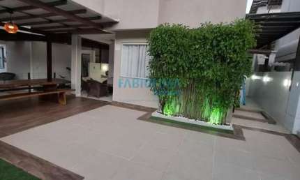 Casa 4/4, sendo 3 suítes, condomínio fechado, Abrantes, Estrada do Côco