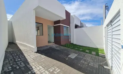 Casa térrea a venda com 2/4, no centro de Lauro de Freitas