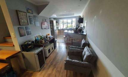 Casa com 2 dormitórios à venda, 160 m² por R$ 700.000,00 - Granja Viana - Cotia/SP