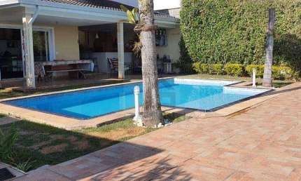 Casa com 3 dormitórios à venda, 390 m² por R$ 1.850.000,00 - Granja Viana - Carapicuíba/SP