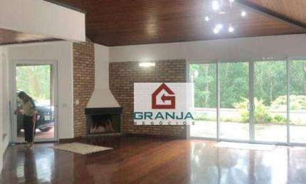 Casa TERREA com 3 suítes em terrenos de 2.000 em condominio