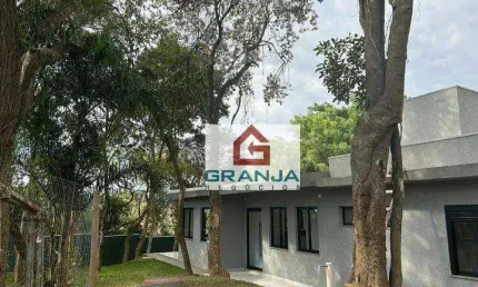 A facilidade de acesso e as comodidades oferecidas costumam ser fatores decisivos para quem está em busca de um lugar confortável para morar.
