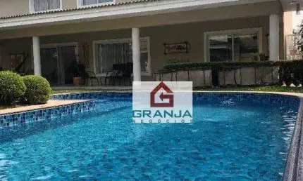Belíssima Casa com 04 suítes e Piscina - Granja Viana