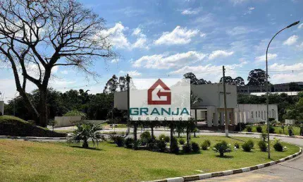 Linda Casa com 2 Suítes para alugar por R$ 3.400/Pacote - Residencial Viva Vida - Cotia/SP