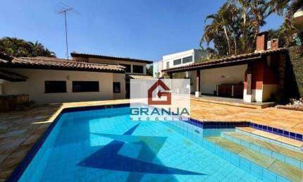 Vende ou Aluga - Belíssima Casa com 3 quartos/02 suites c/ closet, 03 salas amplas para Comercios ou Residência