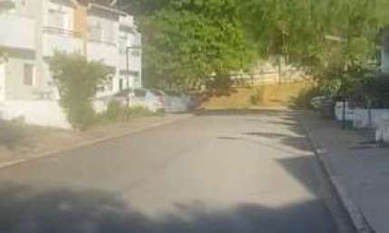 Corredor Totalmente Coberto em Vidro, um Diferencial Exclusivo. Acabamentos de Bom Gosto.