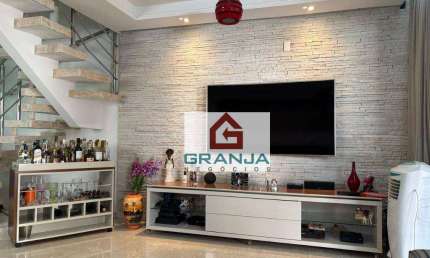 Aconchegante Casa com 3 dormitórios (1 suíte), closet, churrasqueira, quintal, lareira! à venda, 90 m² por R$ 795.000 - Jardim Colibri - Cotia/SP