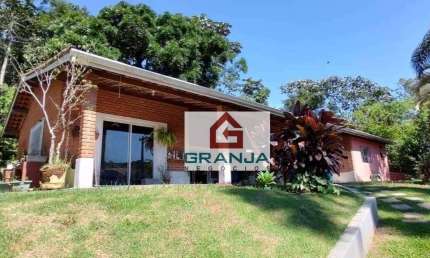 Casa em localização tranquila com 3 dorms/1sts, térrea, muito verde! à venda, 199 m² por R$ 820.000 - Jardim Colibri - Embu das Artes/SP