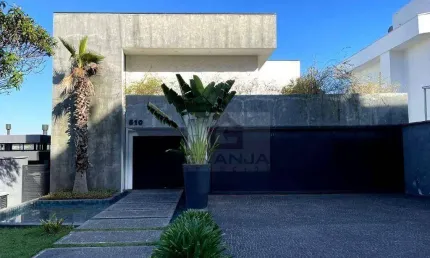 Veja fotos, tour virtual e agende sua visita:  www.granjanegocios.com.br/imovel/casa-luxo-integrada-golf-village-granja-viana   (11) 97982-5993