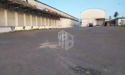 GALPÃO EM CONDOMÍNIO PARA LOCAÇÃO OU VENDA PRÓXIMO À VITARELA. Venda R$5.000.000,00; Locação 50.000,00 mensal. Prazeres, Jaboatão dos Guararapes - PE.