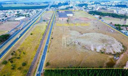 Área de 291,956m² com galpão industrial de 19.898m² à venda na Rodovia Washington Luís, Ibaté-SP - Antiga CBT, Companhia Brasileira de Tratores.
