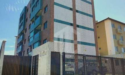 Apartamento Duplex com bom acabamento no bairro de Buraquinho. São 3 quartos, sendo 2 suítes. Boa localização: R$500.000,00