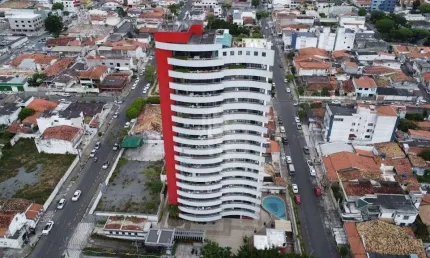 Apartamento em prédio Tradicional e de alto padrão em Feira de Santana. 1 por andar. São 269m² de área Privativa e 4 vagas de garagem.