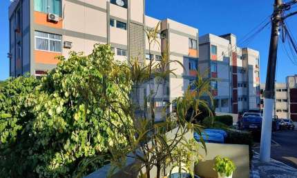 Apartamento Amplo com 3 Quartos em Ondina – 120m² | 3º Andar  de escada.