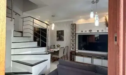 Sobrado com 3 dormitórios à venda, 220 m² por r$ 645.000,00 - sítio cercado - curitiba/pr