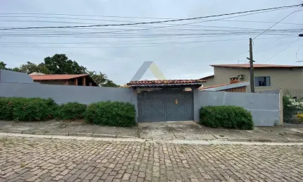 Chácara para Venda em Salto, Jardim Saltense, 4 dormitórios, 3 banheiros, 4 vagas