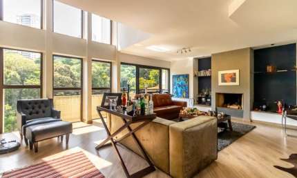 Duplex para venda com 3 quartos, sendo 3 suítes, 245m²