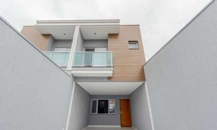Sobrado para venda com 3 quartos, sendo 3 suítes, 139m²