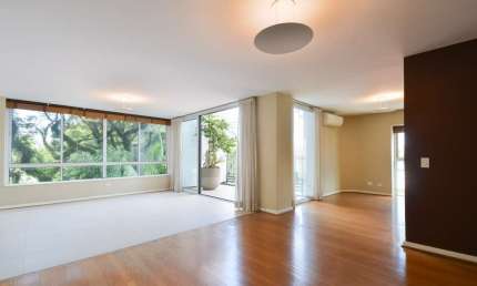 Duplex para venda com 3 quartos, sendo 3 suítes, 285m²