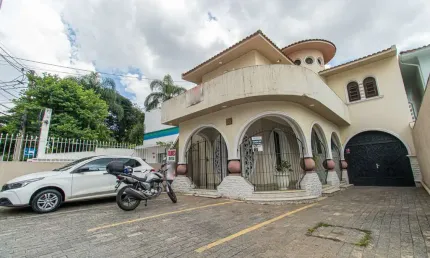 Casa tipo para venda em Vila Mariana com 6 quartos, sendo 2 suítes, 312m²