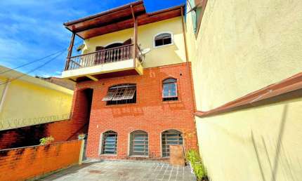Sobrado para venda com 3 quartos, sendo 1 suíte, 350m²