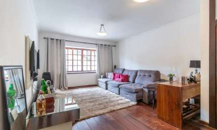 Sobrado para venda em Jardim Regina com 3 quartos, sendo 1 suíte, 273m²
