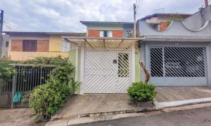 Sobrado para venda com 2 quartos, sendo 1 suíte, 86m²