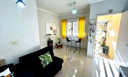 Casa tipo para venda com 2 quartos, sendo 2 suítes, 84m²