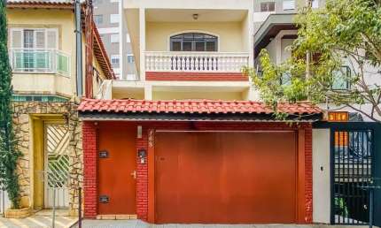Sobrado para venda com 3 quartos, sendo 2 suítes, 235m²