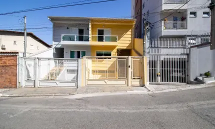Sobrado para venda em Vila São Vicente com 3 quartos, sendo 3 suítes, 208m²