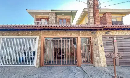 Sobrado para venda em parque são domingos com 3 quartos, sendo 3 suítes, 216m²
