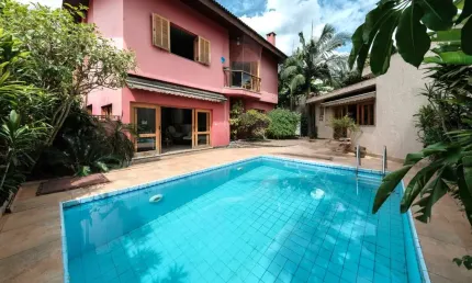 Casa tipo para venda em Butantã com 6 quartos, sendo 4 suítes, 367m²