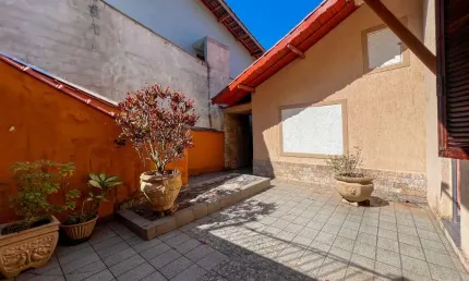 Casa de vila para venda em colônia com 3 quartos, sendo 1 suíte, 149m²