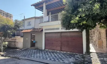 Casa tipo para venda em região central com 3 quartos, 187m²