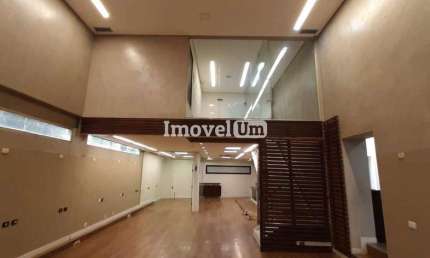 Casa para locação em Itaim Bibi com 184m² e estacionamento