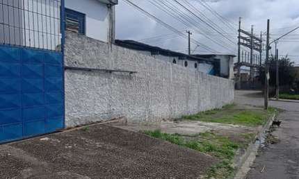 Galpão à Venda em Vila Bartira, Itaquaquecetuba - R$ 600.000