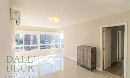 Apartamento com 2 quartos para alugar na Auxiliadora, Porto Alegre 
