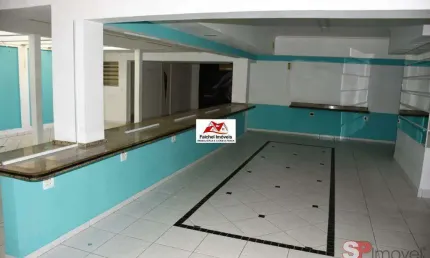 Prédio comercial de 450m², com 2 salões grandes no térreo, salão grande piso intermediário mais 4 salas piso superior próximo ao metrô tatuapé/sp