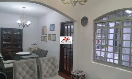 Casa de 170m² com 3 dorm., sendo 2 suites, 1 com hidro, 2 salas, copa, cozinha, 1 vaga e terraço gourmet com edícula 5.500,00/mês - V. Invernada/SP