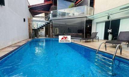 Maravilhoso Sobrado de 226m² com 3 dorm., 1 suite master com closet e hidro , 3 vagas, área gourmet com piscina por 1.700.000,00 - V. Guilhermina/SP